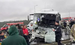 İstanbul'da polisleri taşıyan servis kaza yaptı: 1 şehit 16 yaralı!