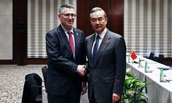 Son dakika... Wang Yi, İsrail Dışişleri Bakanı Gideon Sa'ar ile görüştü!