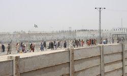 Afganistan-Pakistan sınırı göçmenlerin dönüşü için yeniden açıldı