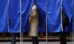 Danimarka’da seçim başladı: Frederiksen yeniden güven oyu arıyor