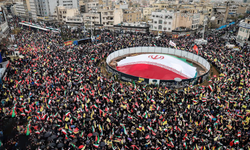 İran'da miting alanında patlama!