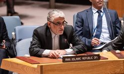 İran: Komşulara değil, ABD üslerine saldırıyoruz!