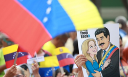 ABD'deki duruşma öncesi Venezuela'da Maduro’ya destek gösterisi
