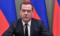 Medvedev: "Trump çılgın politikasını sürdürürse 3. Dünya Savaşı başlayacak"