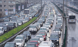Bayramın ikinci gününde İstanbul kilitlendi: Trafik yoğunluğu yüzde 74!