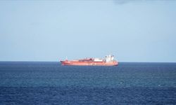 Hürmüz’de alarm: Petrol geçişi çöktü, 700 tanker beklemede