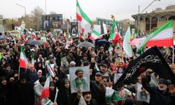 İran'da miting alanında patlama!