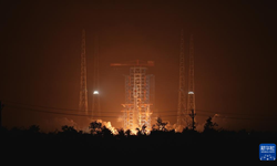 Çin uzaya tek roketle 18 internet uydusu fırlattı