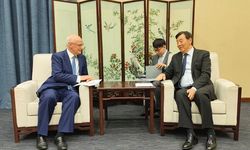 Çin ve İngiltere'den "İran" görüşmesi