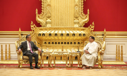 Wang Yi, Myanmar Devlet Başkanı Min Aung Hlaing ile görüştü
