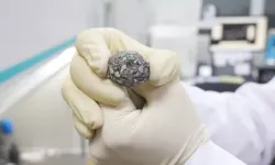 Çinli bilim insanları Ay meteoritinde yeni mineral keşfetti