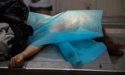 İsrail Gazze’de çadır sınıfı vurdu: 9 yaşındaki kız çocuğu öldürüldü!