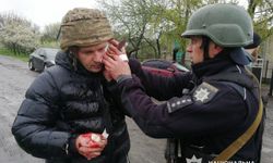 Ukrayna'da el bombalı saldırı: 5 polis yaralandı