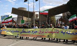 İranlılar, ABD tehditlerine karşı köprü ve santrallere "canlı kalkan" oldu