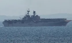 İran ABD'nin amfibi hücum gemisini vurdu: Gemi çekilmek zorunda kaldı