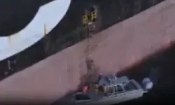 İran, Hürmüz’de iki gemiyi ele geçirdiği anları paylaştı