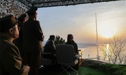 Kim Jong Un, yeni balistik füze testini denetledi