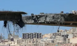 ABD-İsrail, Kum kentindeki köprüyü hedef aldı