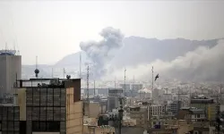 ABD ve İsrail, İran'da yardım deposunu vurdu