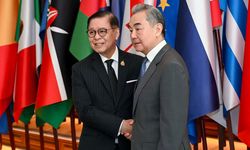 Çin ve Tayland dışişleri bakanları bir araya geldi