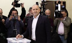 Bulgaristan’da seçimi eski Cumhurbaşkanı Radev kazandı