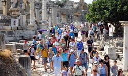 Yerli turistler geçen yıl seyahate 555,1 milyar lira harcadı