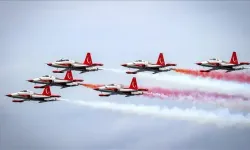 Türk Yıldızları ve SOLOTÜRK Samsun semalarında gösteri uçuşu yaptı