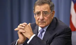 Eski CIA Başkanı Panetta: İran, ABD’nin başına silah dayadı