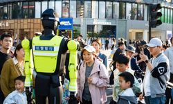 Çin’de ilk kez robot trafik polisleri göreve başladı