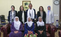 CHP Genel Başkanı Özel "Barış Anneleri"ni kabul etti