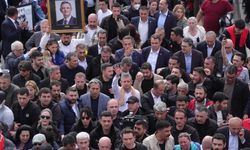 Özgür Özel, CHP Genel Merkezi'nden ayrıldı