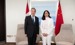 Wang Yi, Kanada Dışişleri Bakanı Anand ile görüştü