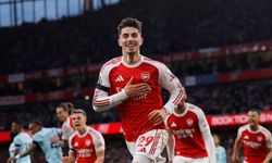 Arsenal 22 yıl sonra Premier Lig şampiyonu oldu