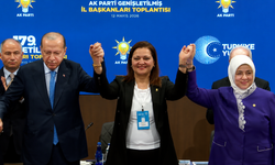 Erdoğan rozetini taktı: Burcu Köksal AK Parti'ye katıldı!