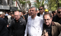 Özel, kalabalıkla Anıtkabir'e yürüyor: Bu iktidar yürüyüşünün ilk adımıdır