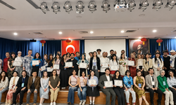 Yeditepe Üniversitesi’nde Çince rüzgarı: 5. Türkiye Üniversite Öğrencileri Çince Karaoke ve Şiir Yarışması düzenlendi