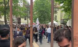 Bilgi Üniversitesi’nin kapısına kilit vuruldu: Öğrenciler protestoda