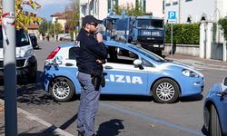 İtalya'da bir saldırgan aracını yayaların üzerine sürdü
