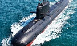 Çin’in inşa ettiği denizaltı Pakistan’a teslim edildi