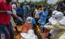 Kongo'da Ebola salgını yayılıyor: Toplu etkinlikler yasaklandı