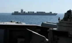 İran, ABD savaş gemilerini füze ve İHA’larla uyardı