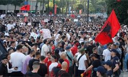 "Trumpgillere" Tiran'da soğuk duş: Arnavutluk satılık değil
