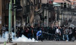 Bolivya'da siyasi kriz derinleşiyor: İki bakan istifa etti