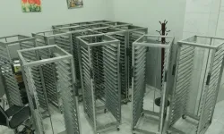 Fırından çaldıkları 280 poğaça tepsisini hurdacıya sattılar!