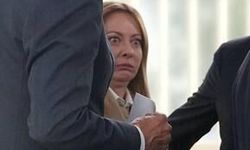 Meloni, G7'de şaşkın bakışlarıyla kameralara yakalandı