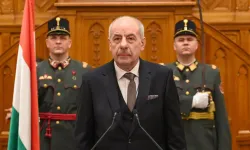 Macaristan'da anayasa değişti! Cumhurbaşkanı görevini bırakıyor