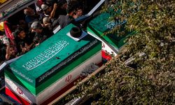 İran'da bir dönem sona erdi: Hamaney Meşhed'de toprağa verildi