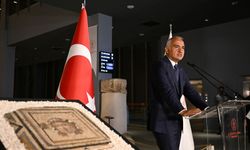 Çingene Kızı mozaiğinin eksik parçası Türkiye'de!