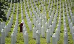 Srebrenitsa'da acı dinmiyor: 10 kurban daha defnedildi