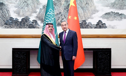 Wang Yi, Suudi Arabistanlı mevkidaşıyla görüştü